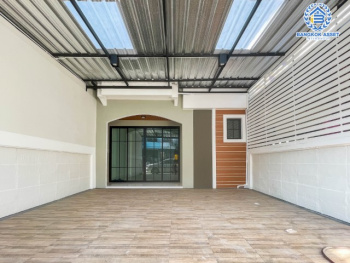 *****ทาวน์เฮ้าส์มือสองนนทบุรี ม.บัวทอง3 กาญจนาภิเษก เนื้อที่มากถึง 20 ตร.ว. ฟังก์ชัน 3 ห้องนอน 2 ห้องน้ำ 2 ที่จอดรถ บ้านรีโนเวทใหม่ พร้อมเข้าอยู่ บนทำเลเดินทางสะดวก ติดรถไฟฟ้าสายสีม่วง "สถานีคลองบางไผ่" ใกล้เซ็นทรัลเวสต์เกต ห้ามพลาด!